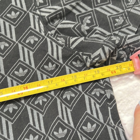 Adidas mens black Tshirt - Picture 4 of 5